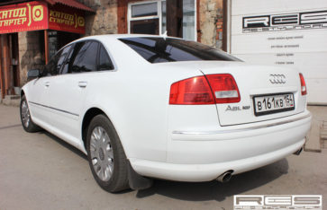 Audi A8 белый металлик