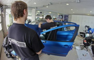 Работа с дилером.  Peugeot 308 в синий матовый металлик.