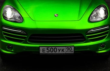 Porsche Cayenne. Зеленый матовый хром. Re-styling Москва.