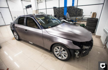 «BMW 5-Series» оклейка кузова пленкой + реставрация салона