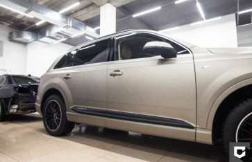 «New Audi Q7» стайлинг черной пленкой + реставрация салона