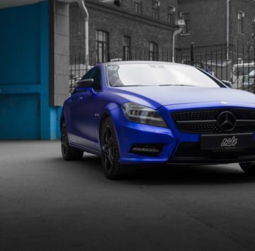 Mercedes-Benz CLS оклейка кузова пленкой синий матовой металлик