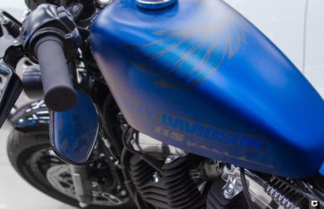 Harley-Davidson оклейка бака прозрачным полиуретаном