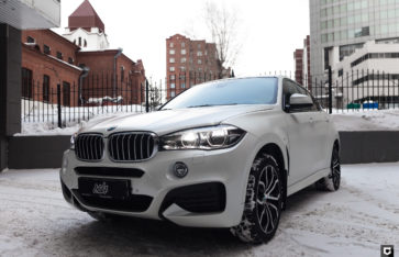 BMW X6  «Полная оклейка в белый перламутровый Сатин»
