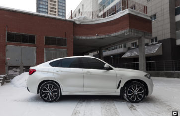 BMW X6  «Полная оклейка в белый перламутровый Сатин»