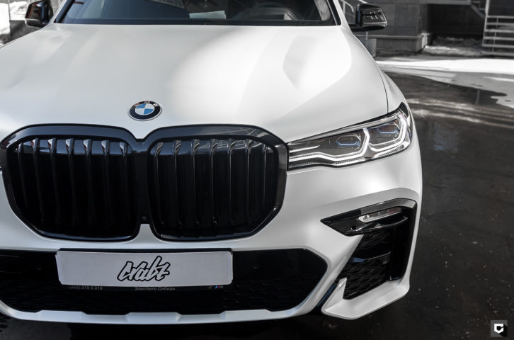BMW X7 «Полная оклейка в White Satin Pearl»