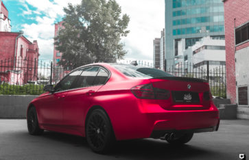 BMW 3-Series «Оклейка в красный матовый хром»