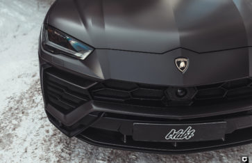 Lamborghini Urus (Полная оклейка в цветную пленку Avery)