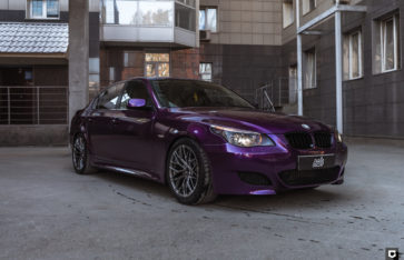 BMW 5 (e60) (Полная оклейка в фиолетовый глянцевый металлик)