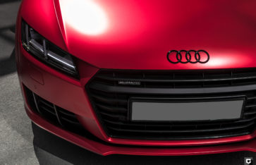 Audi TT (Полная оклейка в пленку с эффектом матового хрома)
