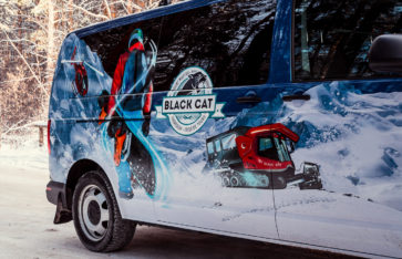 Volkswagen Caravelle для фрирайд туров «Black Cat»